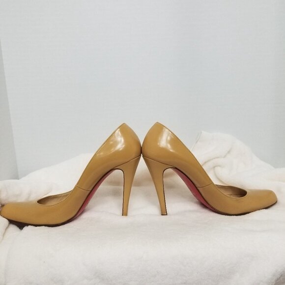 PRICE DROP-Christian Louboutin camel color Patent Leather heels - Picture 4 of 13